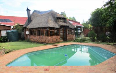 Duet For Sale in Bayswater, Bloemfontein