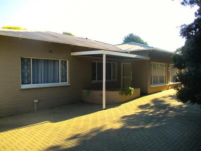 House For Sale in Dan Pienaar, Bloemfontein